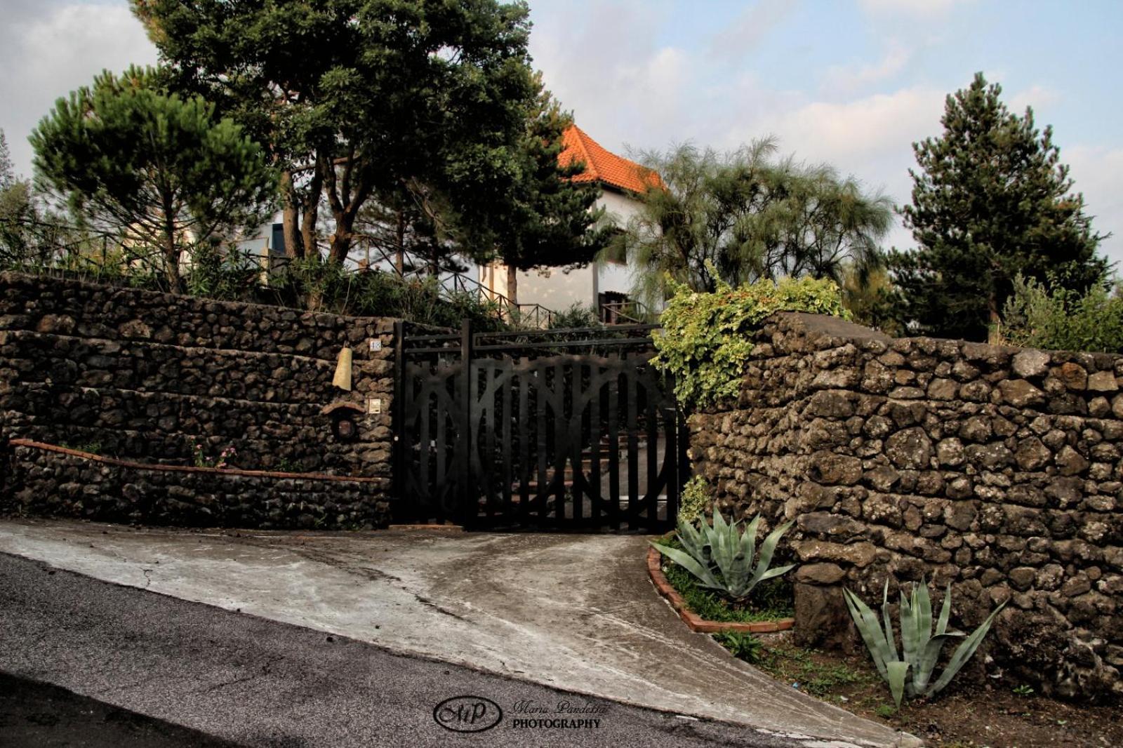 Villa Joele Nicolosi Luaran gambar