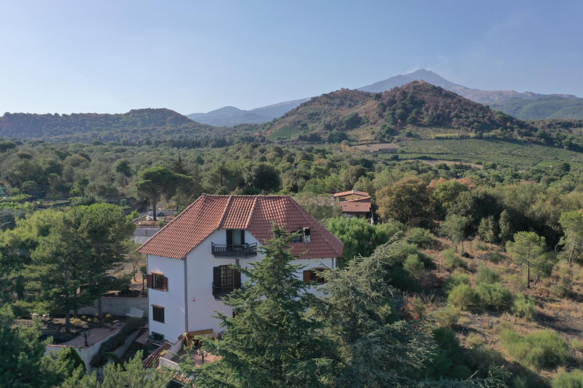 Villa Joele Nicolosi Luaran gambar